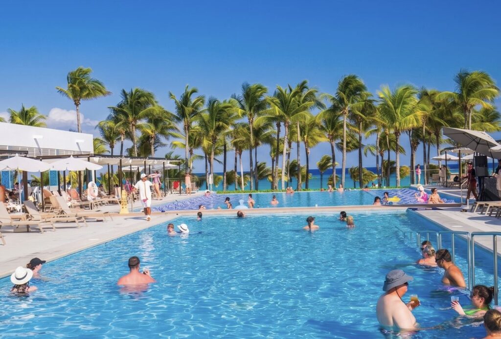 5 Places In Cancun You'll Spend A LOT More Money Than You Planned In 2026
