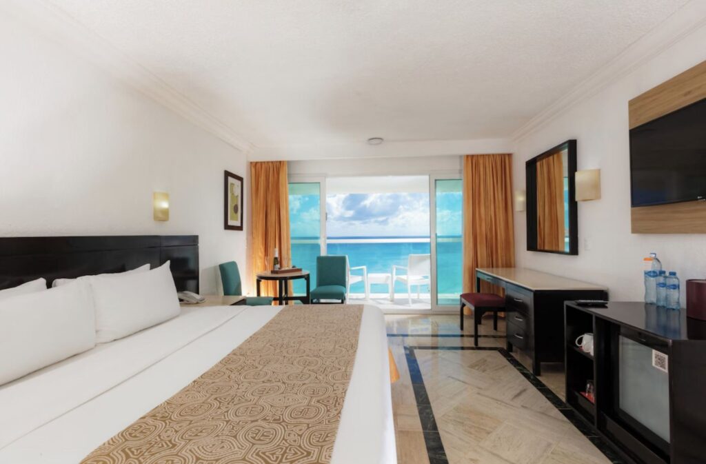 Krystal hotel Room