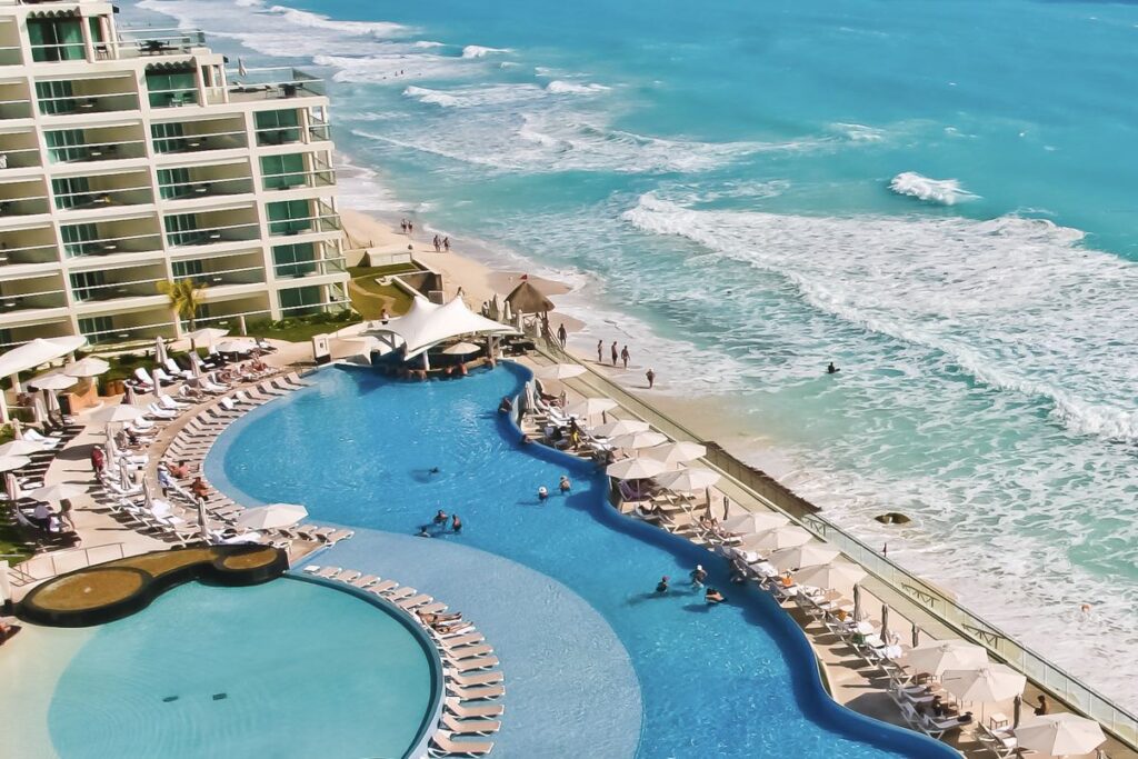 These Are The 3 Biggest Safety Issues On Your Cancun Vacation (They're Not What You Think)