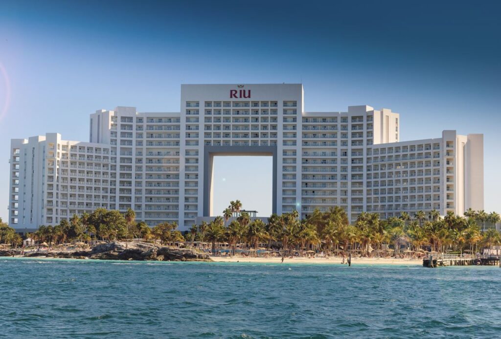 RIU Peninsula Structure Collapses During Renovation Killing One Worker 1