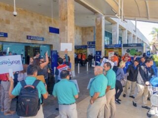 Do Not Take These Transport Providers When Arriving At The Cancun Airport Amid Rise In Illegal Drivers