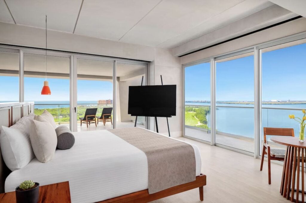 Grand Island Room Cancun