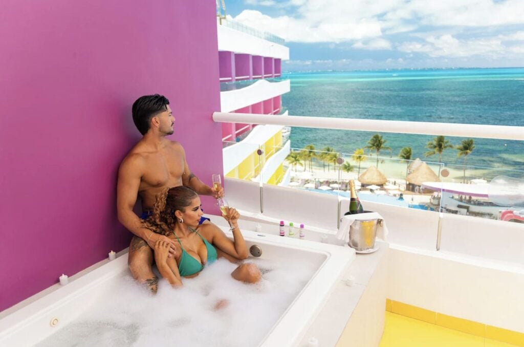 Jacuzzi tower room