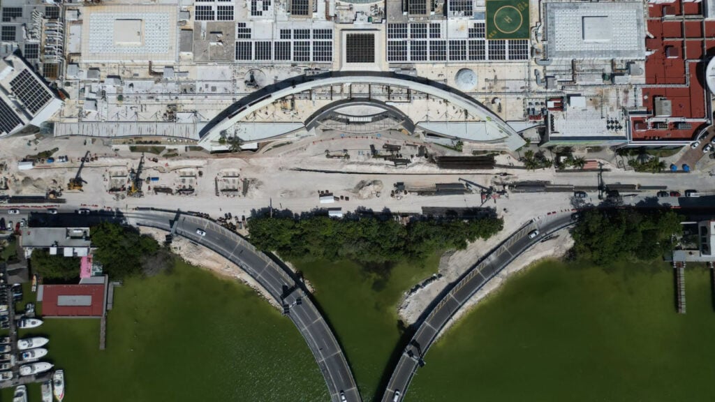 Overhead aerial view of Kukulcán Road Distributor