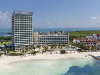 American Woman Falls From 18th Floor Of Luxury Cancun Resort