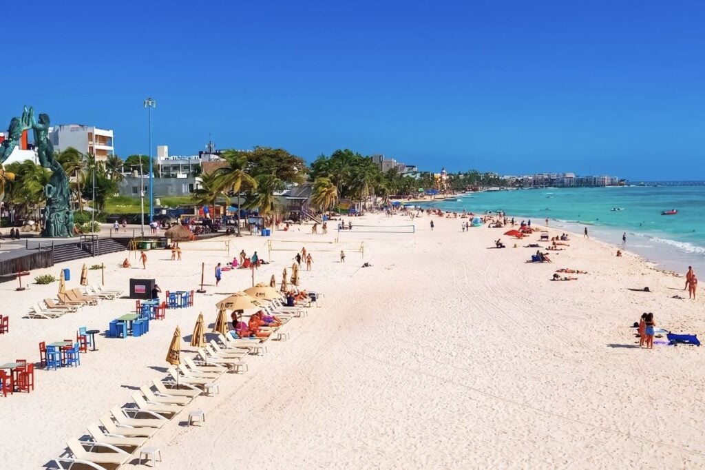 Playa Del Carmen Issues Warning To Vendors That Beaches Are Free For Everyone After Recent Complaints