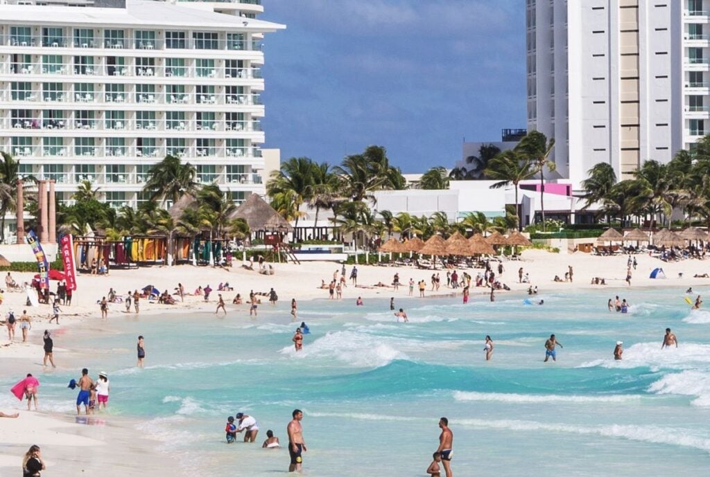The Top 5 Things Americans Need To Avoid When Arriving In Cancun For 2026