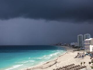 Cancun Authorities Issue Alert Due To Heavy Rains And Storms