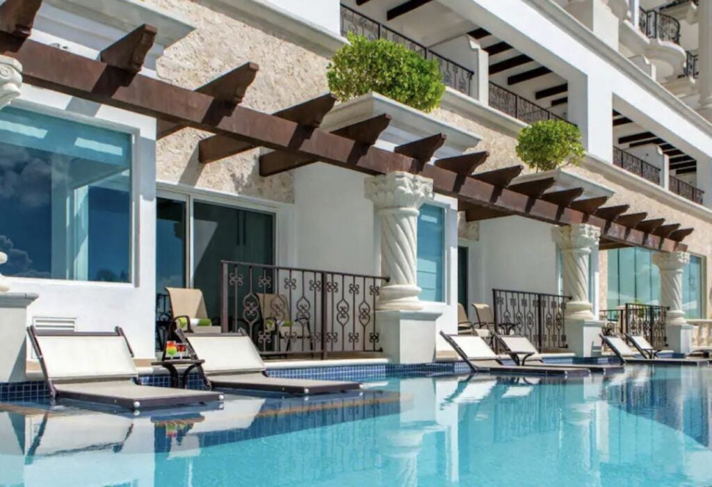 These 4 Cancun Resorts Have Incredible Swim-out Suites This Winter