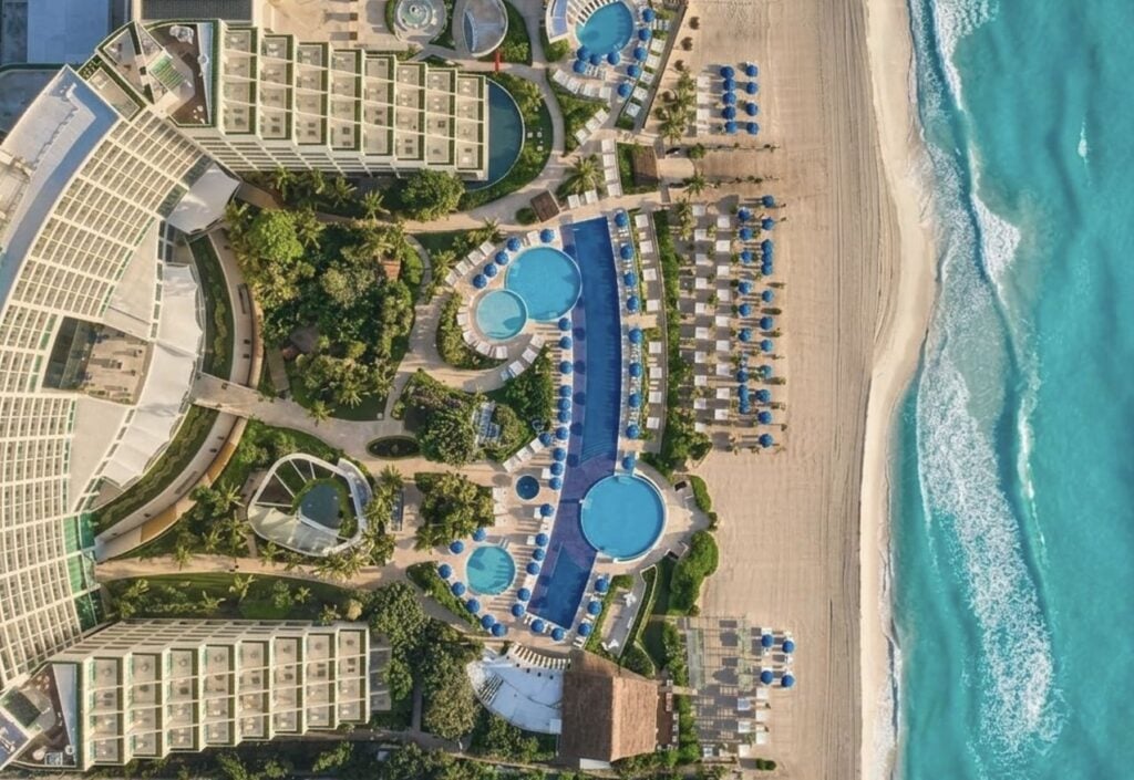 These Are The Top 3 Cancun Oceanfront Resort Pools For 2026 According To Travelers