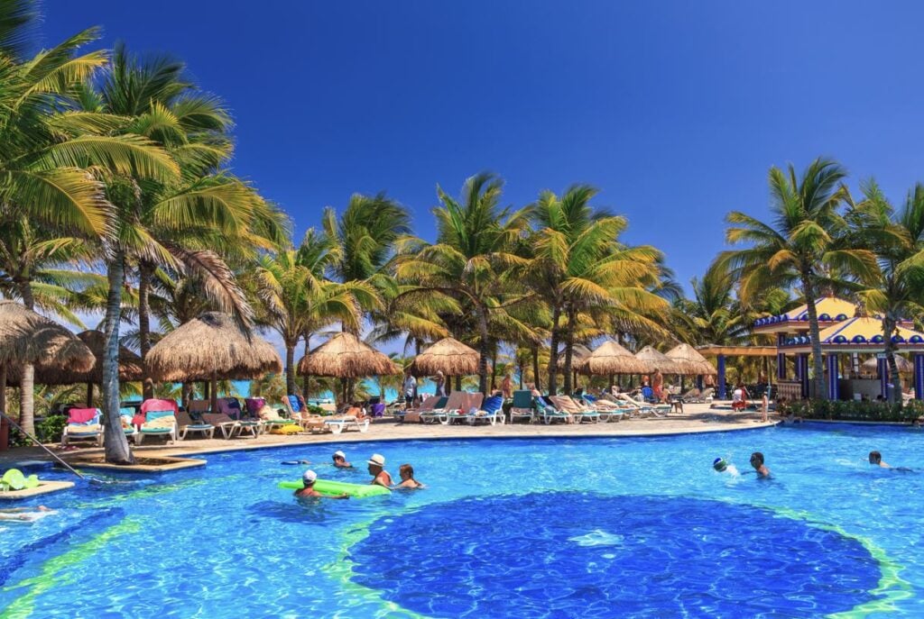Why Travelers Are Still Flocking to This One Cancun Resort Chain (Despite the Slowdown)