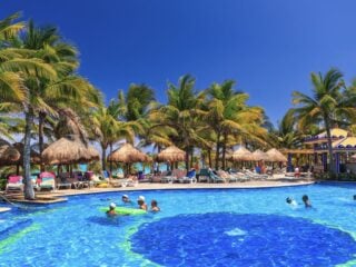 Why Travelers Are Still Flocking to This One Cancun Resort Chain (Despite the Slowdown)